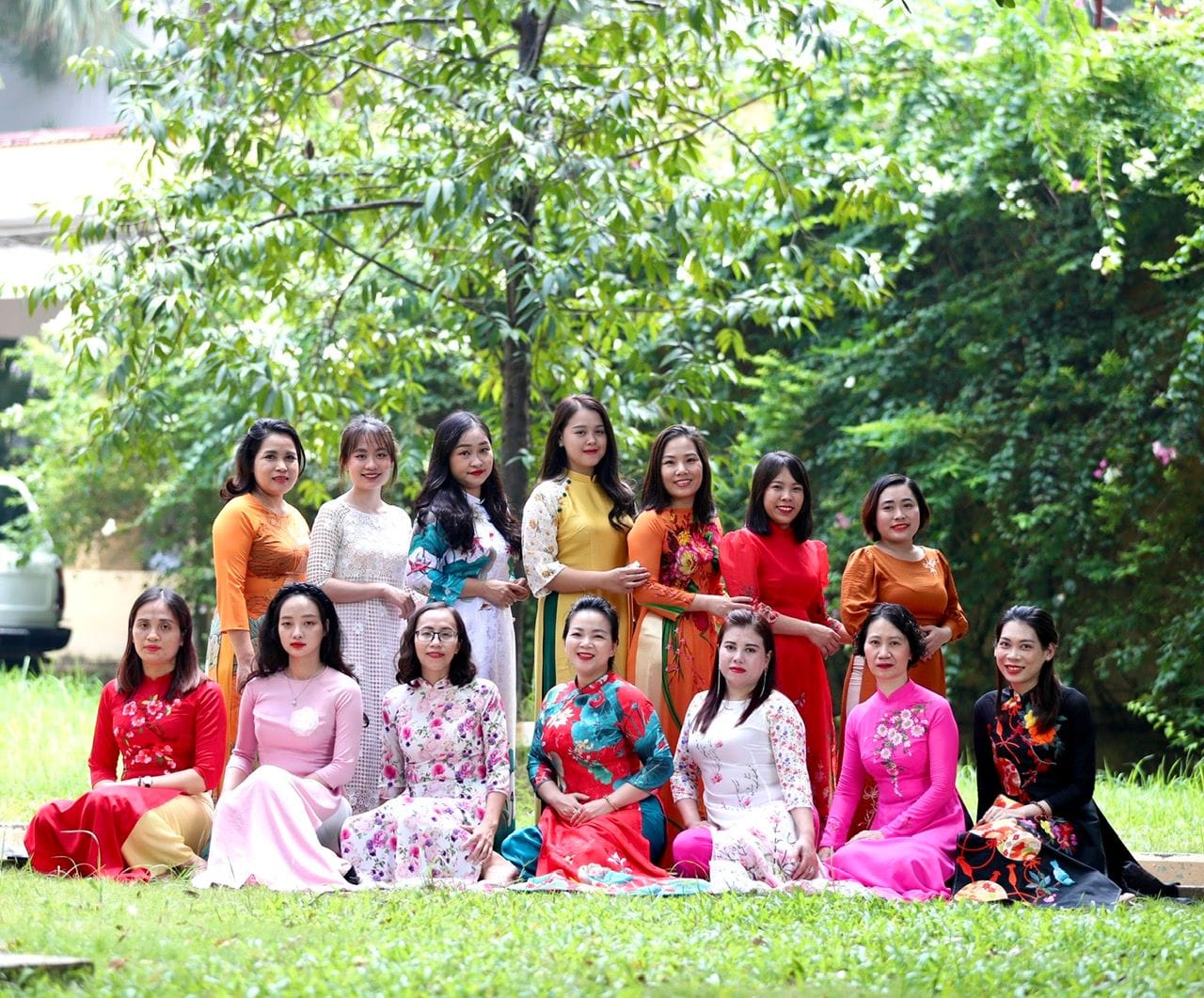 tập thể.jpg